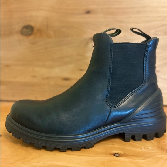 ECCO Women's Tredtray Black Leather Chelsea Boot! - Picture 3 of 15